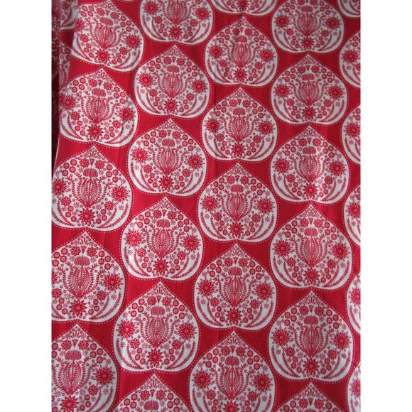 World Market Red White Floral Flannel S/M Button Up Nightshirt EUC Front Pocket - Picture 7 of 16